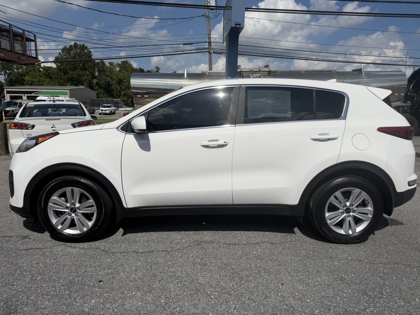 2019 WHITE Kia Sportage LX FWD (KNDPM3AC4K7) with an 2.4L V6 DOHC 24V engine, 6A transmission, located at 1254 Manheim Pike, Lancaster, PA, 17601, (717) 393-9133, 40.062870, -76.323273- Photo#1