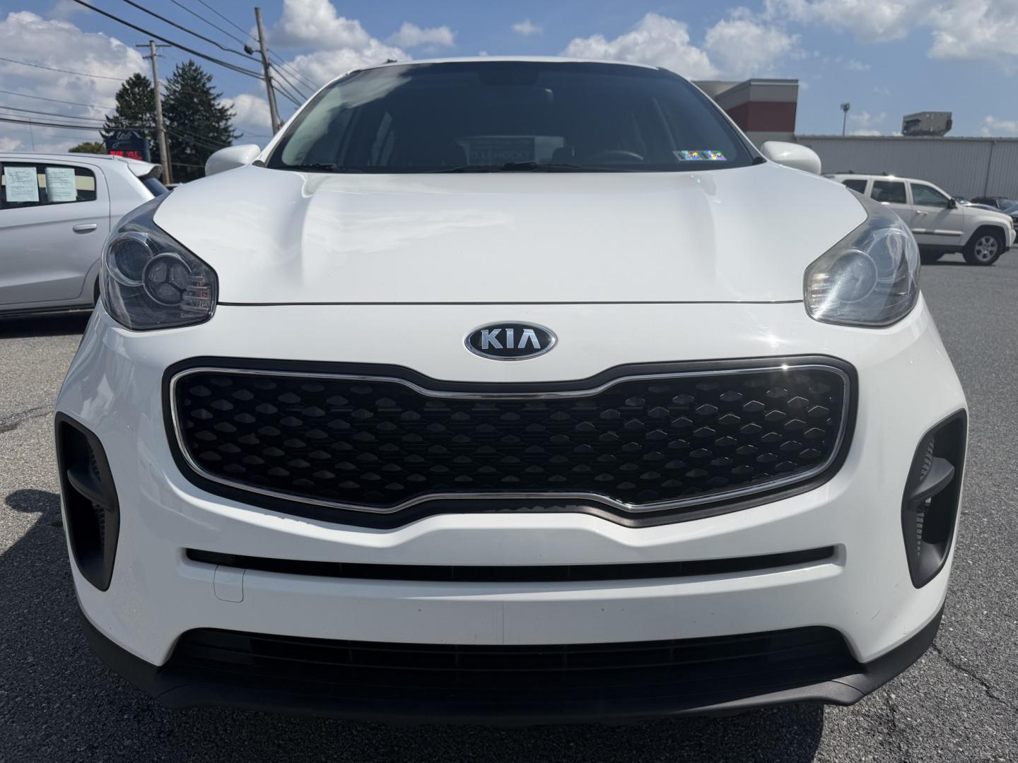 2019 WHITE Kia Sportage LX FWD (KNDPM3AC4K7) with an 2.4L V6 DOHC 24V engine, 6A transmission, located at 1254 Manheim Pike, Lancaster, PA, 17601, (717) 393-9133, 40.062870, -76.323273- Photo#7