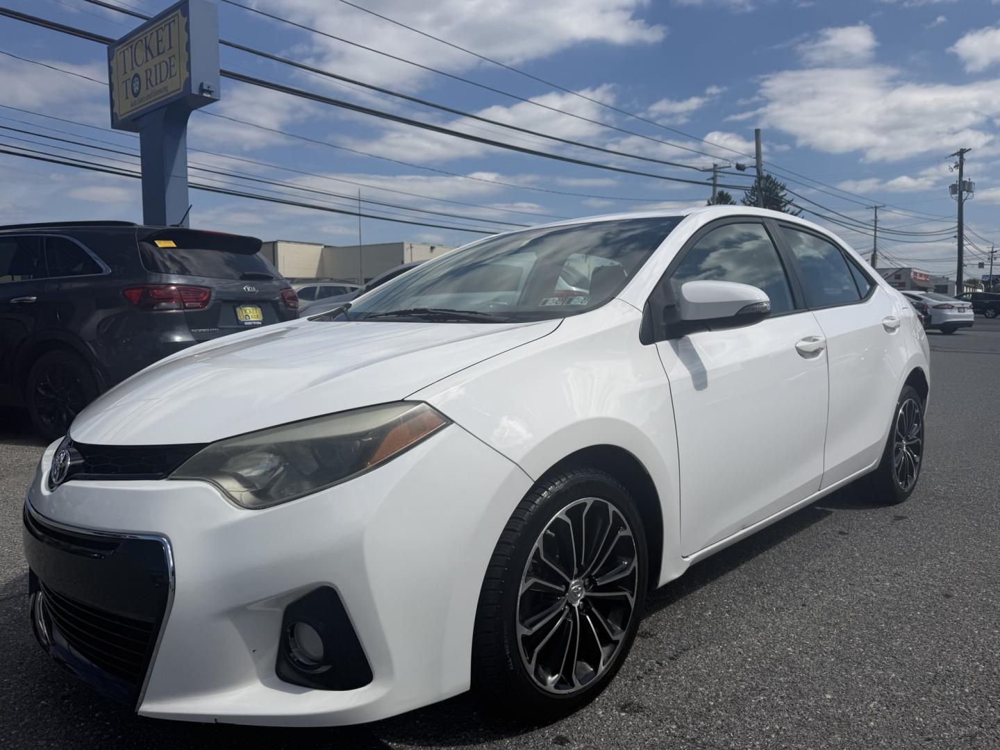 2015 WHITE Toyota Corolla L 4-Speed AT (2T1BURHE2FC) with an 1.8L L4 DOHC 16V engine, 4-Speed Automatic transmission, located at 1254 Manheim Pike, Lancaster, PA, 17601, (717) 393-9133, 40.062870, -76.323273- Photo#0