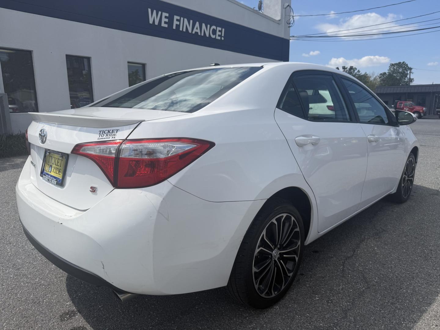2015 WHITE Toyota Corolla L 4-Speed AT (2T1BURHE2FC) with an 1.8L L4 DOHC 16V engine, 4-Speed Automatic transmission, located at 1254 Manheim Pike, Lancaster, PA, 17601, (717) 393-9133, 40.062870, -76.323273- Photo#4