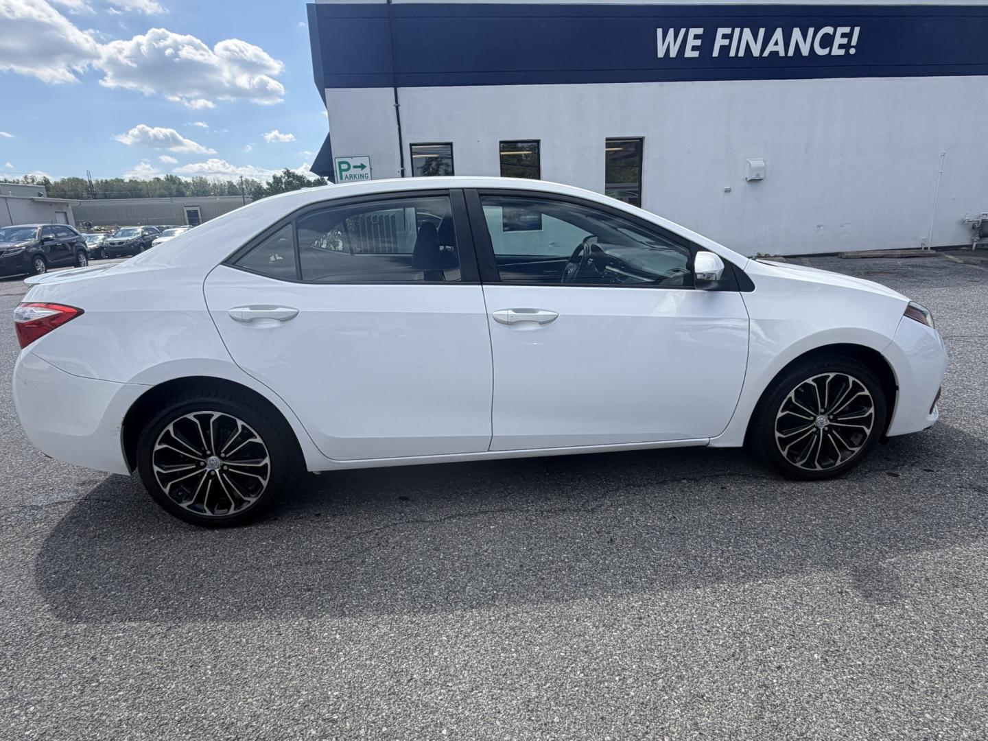 2015 WHITE Toyota Corolla L 4-Speed AT (2T1BURHE2FC) with an 1.8L L4 DOHC 16V engine, 4-Speed Automatic transmission, located at 1254 Manheim Pike, Lancaster, PA, 17601, (717) 393-9133, 40.062870, -76.323273- Photo#5