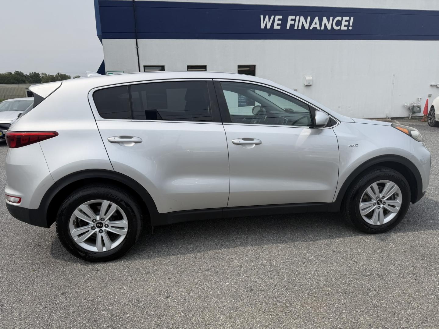 2018 SILVER Kia Sportage LX AWD (KNDPMCAC4J7) with an 2.4L V6 DOHC 24V engine, 6A transmission, located at 1254 Manheim Pike, Lancaster, PA, 17601, (717) 393-9133, 40.062870, -76.323273- Photo#5