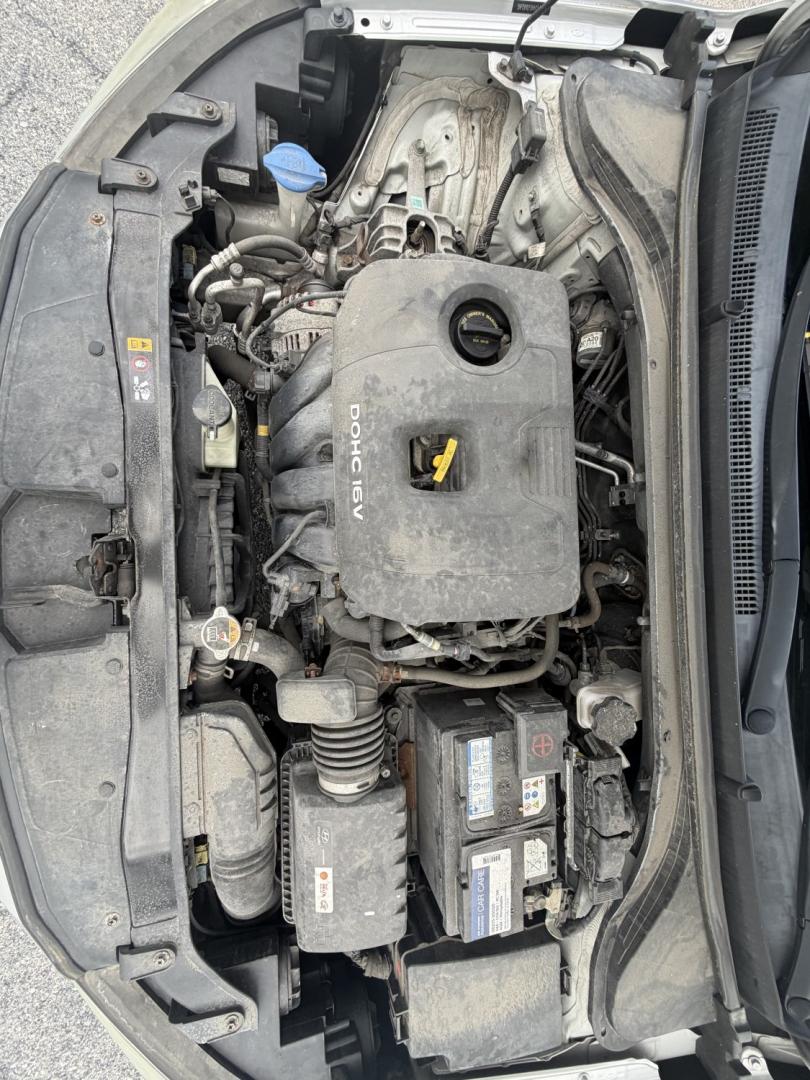 2017 SILVER Hyundai Elantra Limited (5NPD84LF0HH) with an 2.0L L4 DOHC 16V engine, 6A transmission, located at 1254 Manheim Pike, Lancaster, PA, 17601, (717) 393-9133, 40.062870, -76.323273- Photo#14