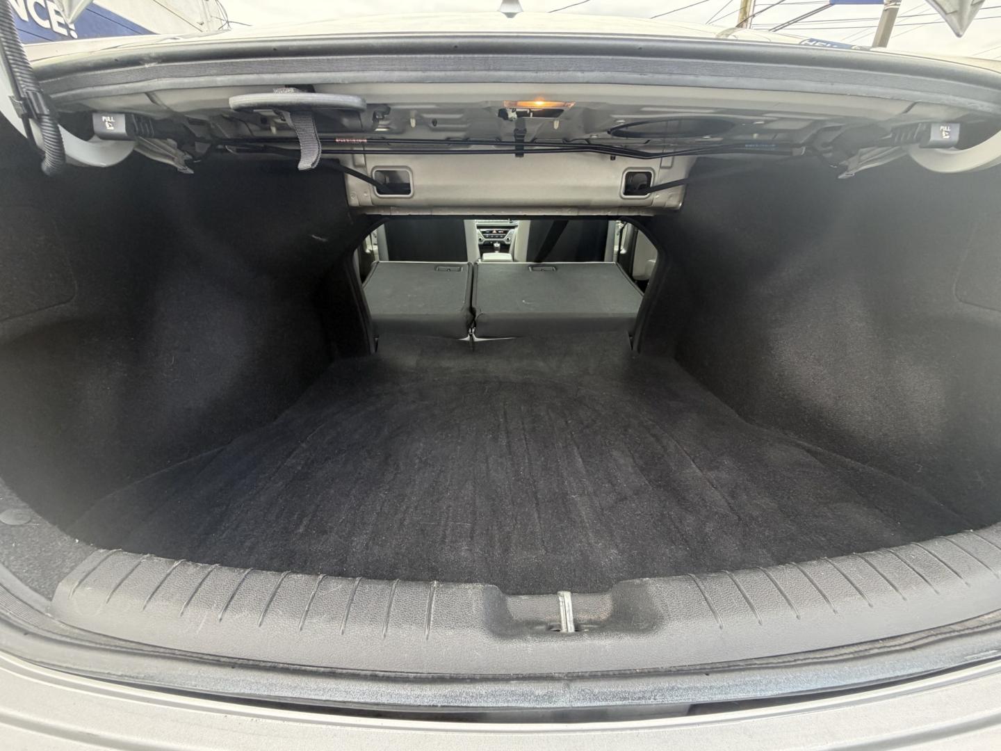 2017 SILVER Hyundai Elantra Limited (5NPD84LF0HH) with an 2.0L L4 DOHC 16V engine, 6A transmission, located at 1254 Manheim Pike, Lancaster, PA, 17601, (717) 393-9133, 40.062870, -76.323273- Photo#15