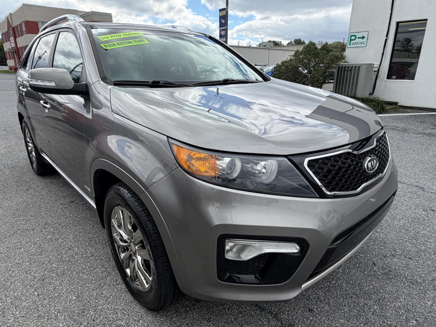 2013 GREY Kia Sorento SX 4WD (5XYKWDA2XDG) with an 3.5L V6 DOHC 24V engine, 6-Speed Automatic transmission, located at 1254 Manheim Pike, Lancaster, PA, 17601, (717) 393-9133, 40.062870, -76.323273- Photo#6