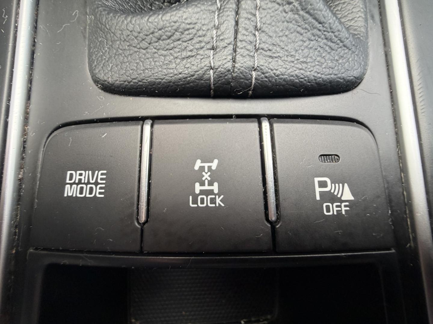 2019 GREY Kia Sorento LX V6 AWD (5XYPGDA57KG) with an 3.3L V6 DOHC 24V engine, 6A transmission, located at 1254 Manheim Pike, Lancaster, PA, 17601, (717) 393-9133, 40.062870, -76.323273- Photo#11