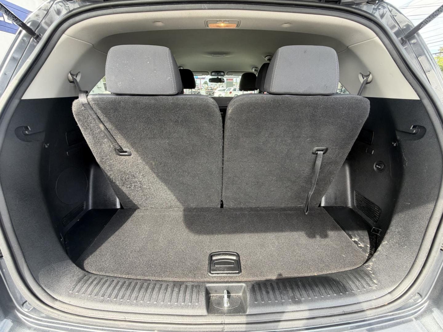 2019 GREY Kia Sorento LX V6 AWD (5XYPGDA57KG) with an 3.3L V6 DOHC 24V engine, 6A transmission, located at 1254 Manheim Pike, Lancaster, PA, 17601, (717) 393-9133, 40.062870, -76.323273- Photo#18
