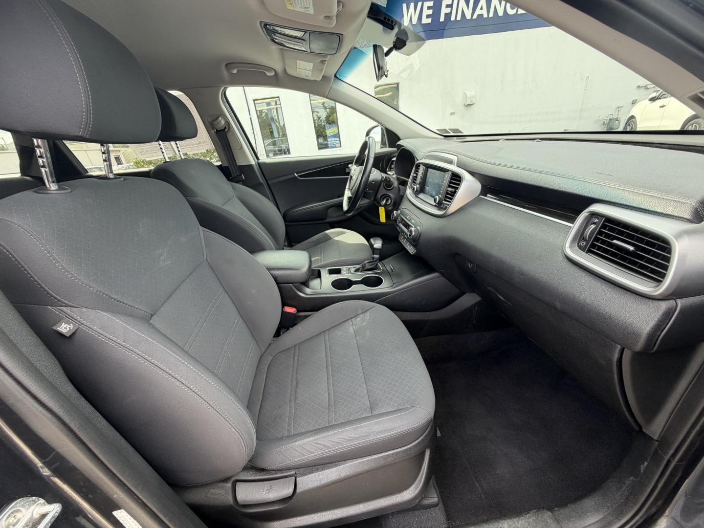 2019 GREY Kia Sorento LX V6 AWD (5XYPGDA57KG) with an 3.3L V6 DOHC 24V engine, 6A transmission, located at 1254 Manheim Pike, Lancaster, PA, 17601, (717) 393-9133, 40.062870, -76.323273- Photo#17