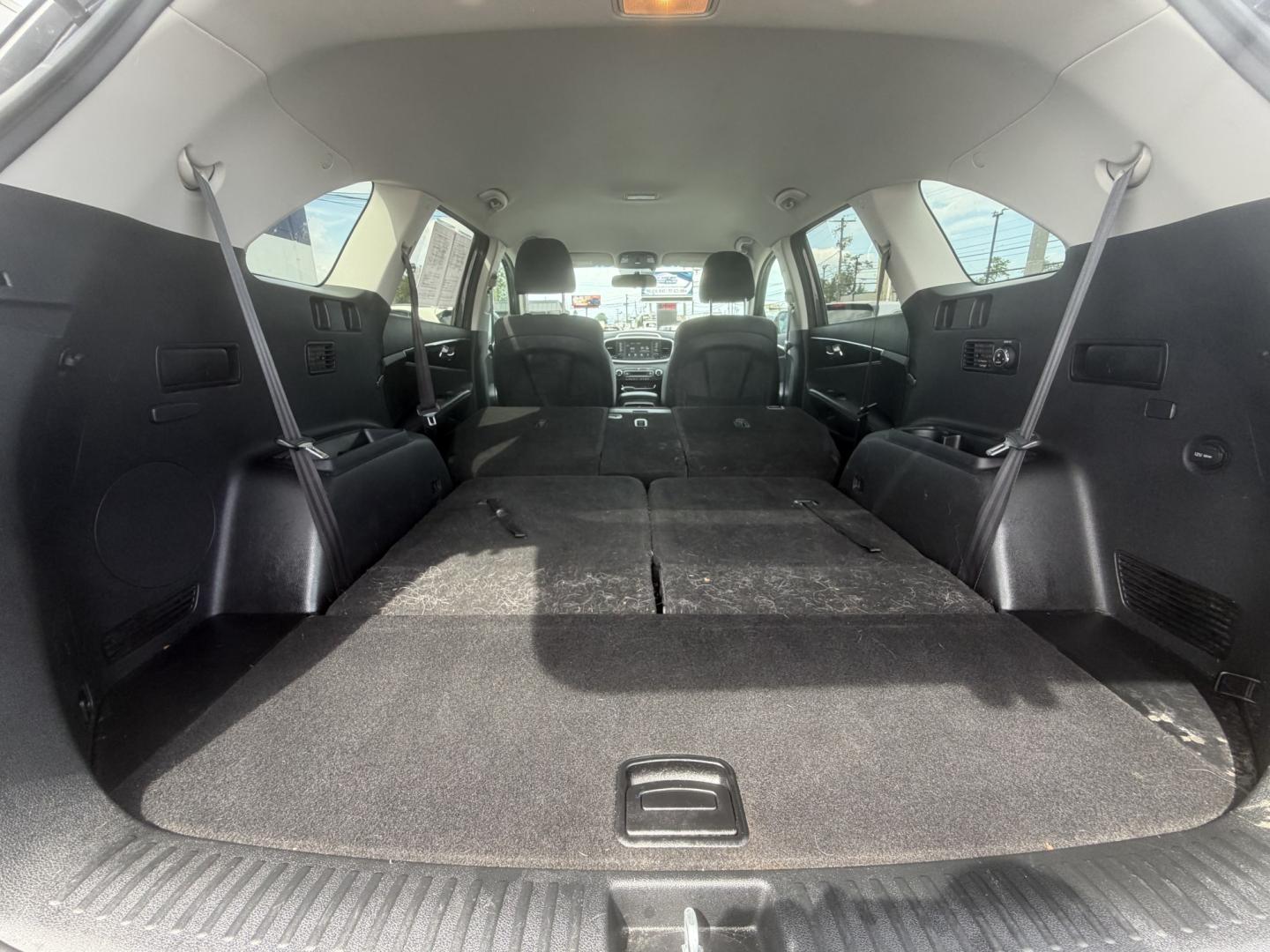 2019 GREY Kia Sorento LX V6 AWD (5XYPGDA57KG) with an 3.3L V6 DOHC 24V engine, 6A transmission, located at 1254 Manheim Pike, Lancaster, PA, 17601, (717) 393-9133, 40.062870, -76.323273- Photo#20