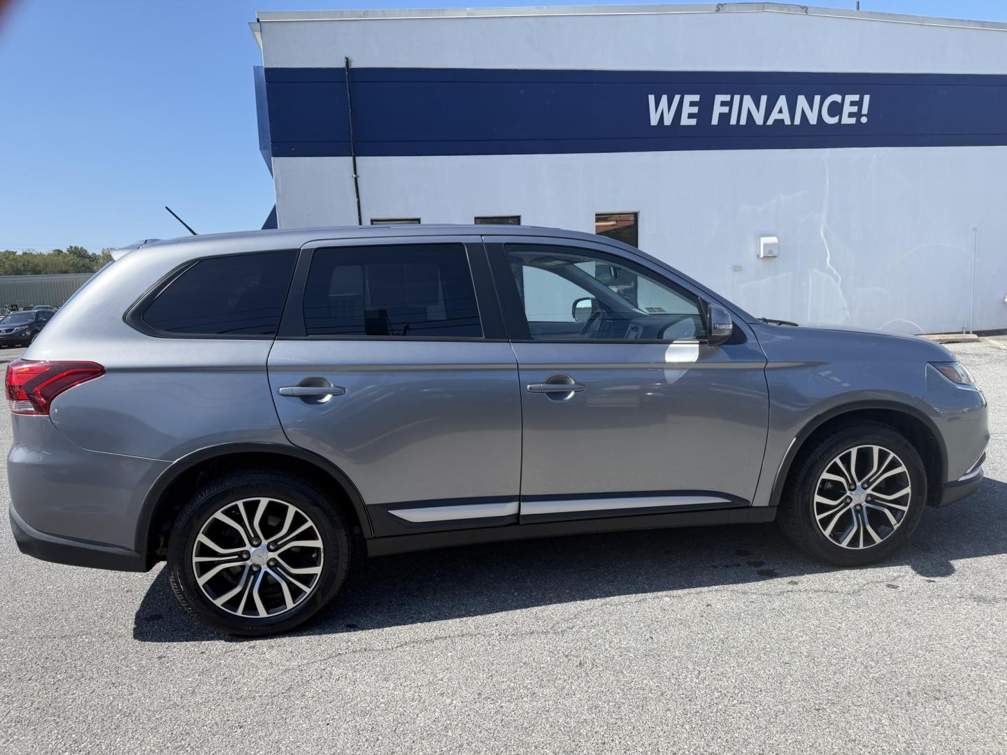 2016 SILVER Mitsubishi Outlander SE AWD (JA4AZ3A33GZ) with an 2.4L L4 DOHC 16V engine, CVT transmission, located at 1254 Manheim Pike, Lancaster, PA, 17601, (717) 393-9133, 40.062870, -76.323273- Photo#5