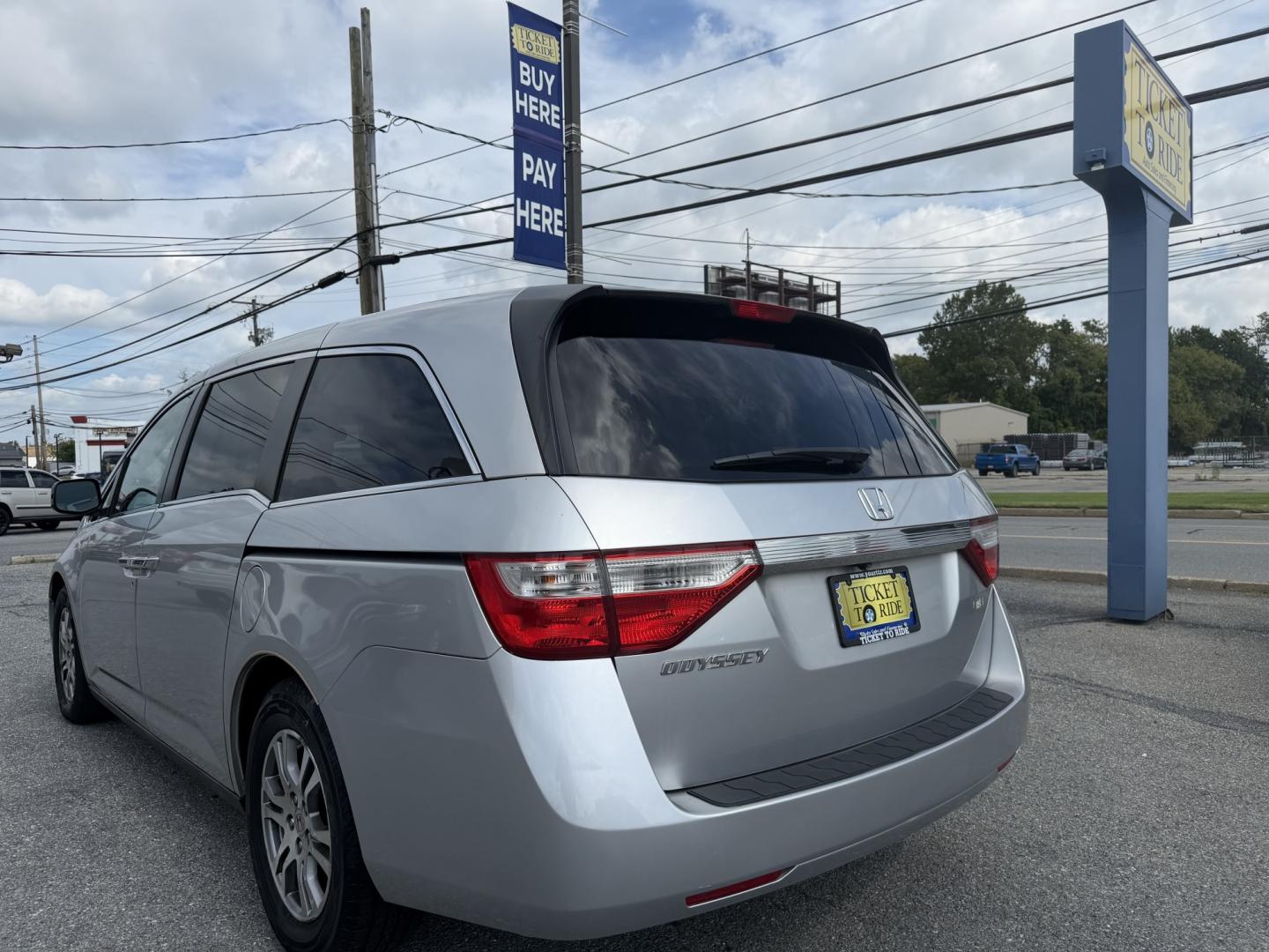 2012 SILVER Honda Odyssey EX-L (5FNRL5H66CB) with an 3.5L V6 SOHC 24V engine, 5-Speed Automatic transmission, located at 1254 Manheim Pike, Lancaster, PA, 17601, (717) 393-9133, 40.062870, -76.323273- Photo#2