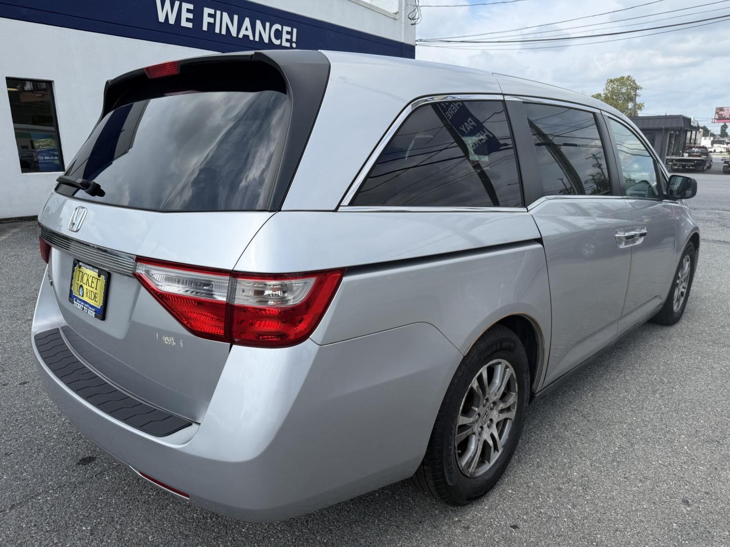 2012 SILVER Honda Odyssey EX-L (5FNRL5H66CB) with an 3.5L V6 SOHC 24V engine, 5-Speed Automatic transmission, located at 1254 Manheim Pike, Lancaster, PA, 17601, (717) 393-9133, 40.062870, -76.323273- Photo#4