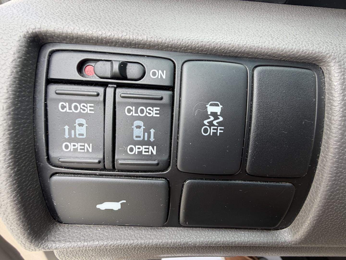 2012 SILVER Honda Odyssey EX-L (5FNRL5H66CB) with an 3.5L V6 SOHC 24V engine, 5-Speed Automatic transmission, located at 1254 Manheim Pike, Lancaster, PA, 17601, (717) 393-9133, 40.062870, -76.323273- Photo#14