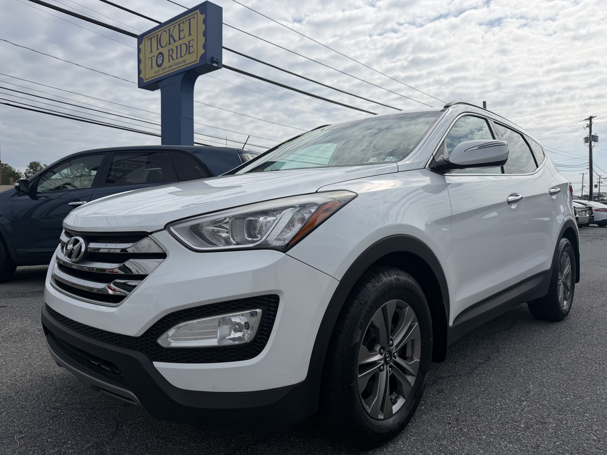 photo of 2016 Hyundai Santa Fe Sport 2.4 AWD