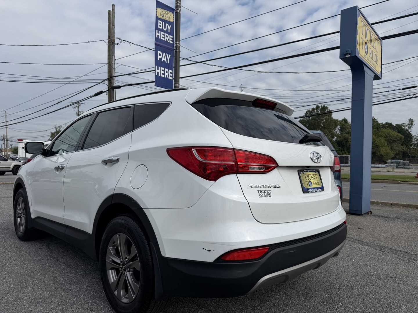2016 WHITE Hyundai Santa Fe Sport 2.4 AWD (5XYZUDLB8GG) with an 2.4L L4 DOHC 16V engine, 6A transmission, located at 1254 Manheim Pike, Lancaster, PA, 17601, (717) 393-9133, 40.062870, -76.323273- Photo#2