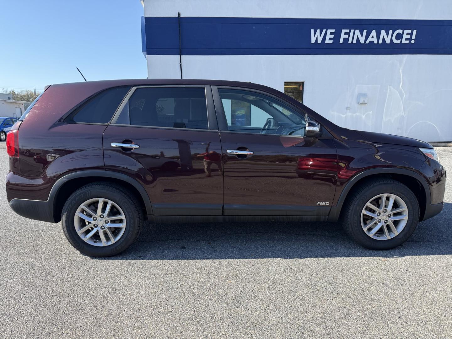 2015 MAROON Kia Sorento LX AWD (5XYKTCA6XFG) with an 2.4L L4 DOHC 16V engine, 6-Speed Automatic transmission, located at 1254 Manheim Pike, Lancaster, PA, 17601, (717) 393-9133, 40.062870, -76.323273 - Make room for your daily routine and weekend adventures in this 2015 Kia Sorento LX AWD! This versatile SUV offers a spacious interior and flexible cargo space for groceries, sports gear, or luggage. All-wheel drive adds traction when road conditions change, while its convenient four-door design mak- Photo#5
