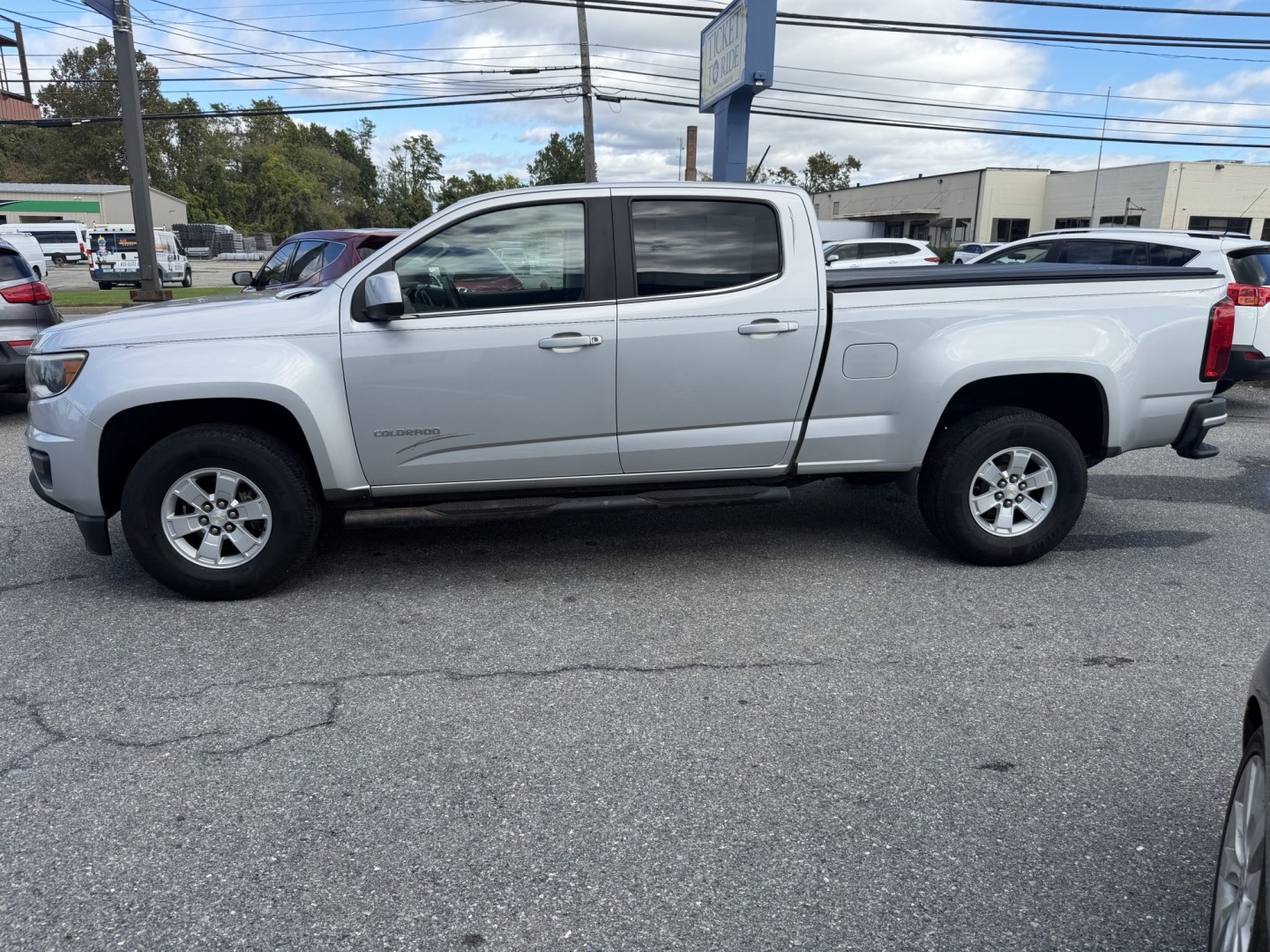 2017 SILVER Chevrolet Colorado Work Truck Crew Cab 2WD Long Box (1GCGSBEN8H1) with an 3.6L V6 DOHC 24V GAS engine, 6A transmission, located at 1254 Manheim Pike, Lancaster, PA, 17601, (717) 393-9133, 40.062870, -76.323273 - Take on busy workdays and weekend projects with this 2017 Chevrolet Colorado Work Truck Crew Cab 2WD Long Box! The Crew Cab offers room for passengers and convenient access through four doors, while the long bed provides space for tools, supplies, and outdoor gear. Its practical Work Truck design ma- Photo#1