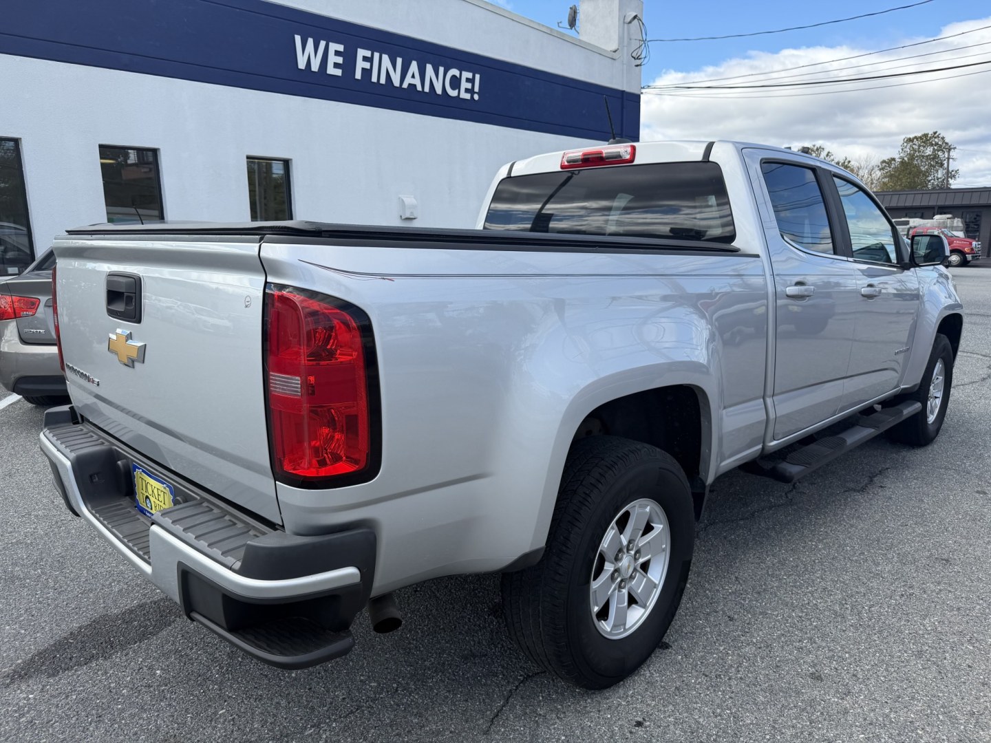 2017 SILVER Chevrolet Colorado Work Truck Crew Cab 2WD Long Box (1GCGSBEN8H1) with an 3.6L V6 DOHC 24V GAS engine, 6A transmission, located at 1254 Manheim Pike, Lancaster, PA, 17601, (717) 393-9133, 40.062870, -76.323273 - Take on busy workdays and weekend projects with this 2017 Chevrolet Colorado Work Truck Crew Cab 2WD Long Box! The Crew Cab offers room for passengers and convenient access through four doors, while the long bed provides space for tools, supplies, and outdoor gear. Its practical Work Truck design ma- Photo#4