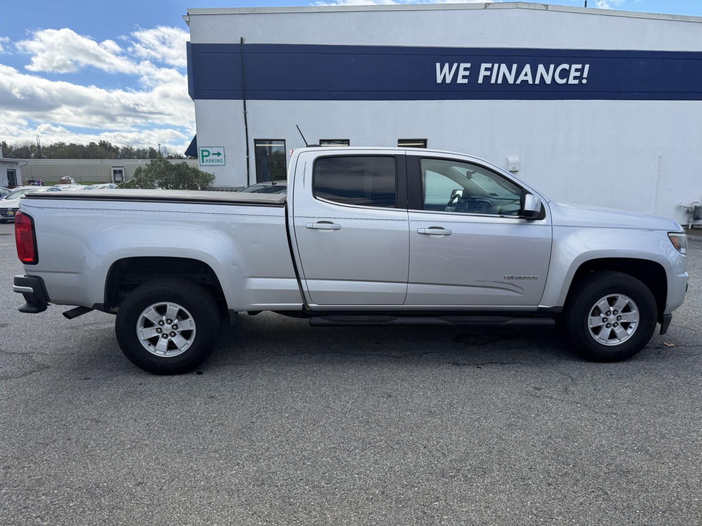 2017 SILVER Chevrolet Colorado Work Truck Crew Cab 2WD Long Box (1GCGSBEN8H1) with an 3.6L V6 DOHC 24V GAS engine, 6A transmission, located at 1254 Manheim Pike, Lancaster, PA, 17601, (717) 393-9133, 40.062870, -76.323273 - Take on busy workdays and weekend projects with this 2017 Chevrolet Colorado Work Truck Crew Cab 2WD Long Box! The Crew Cab offers room for passengers and convenient access through four doors, while the long bed provides space for tools, supplies, and outdoor gear. Its practical Work Truck design ma- Photo#5