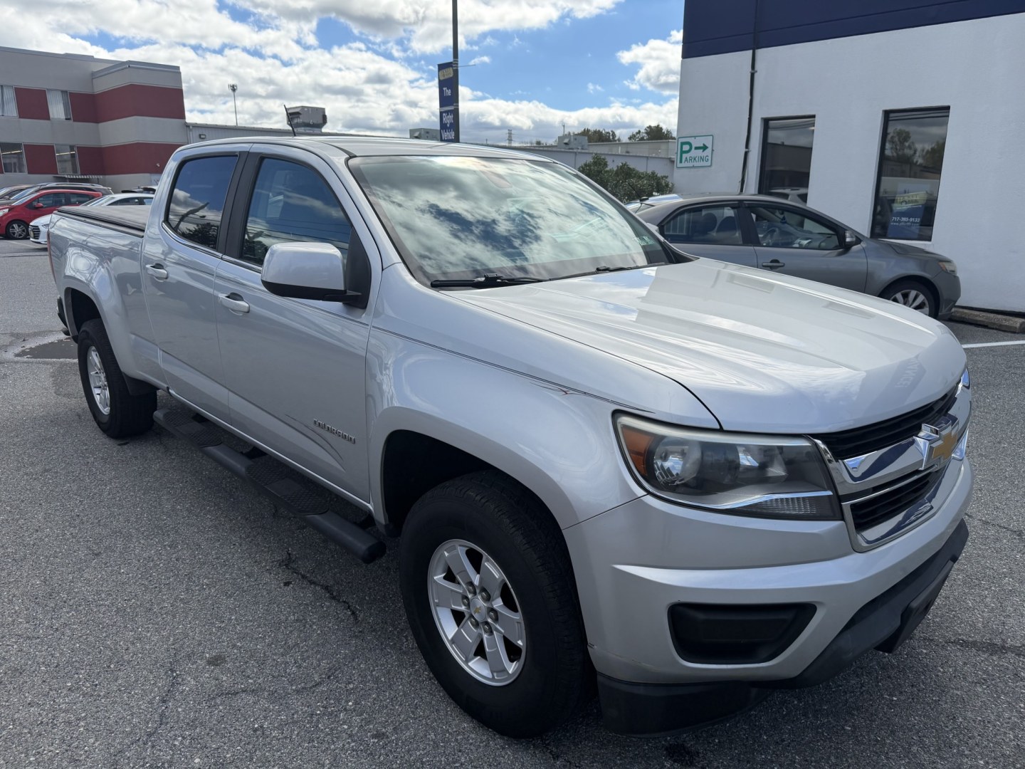 2017 SILVER Chevrolet Colorado Work Truck Crew Cab 2WD Long Box (1GCGSBEN8H1) with an 3.6L V6 DOHC 24V GAS engine, 6A transmission, located at 1254 Manheim Pike, Lancaster, PA, 17601, (717) 393-9133, 40.062870, -76.323273 - Take on busy workdays and weekend projects with this 2017 Chevrolet Colorado Work Truck Crew Cab 2WD Long Box! The Crew Cab offers room for passengers and convenient access through four doors, while the long bed provides space for tools, supplies, and outdoor gear. Its practical Work Truck design ma- Photo#6