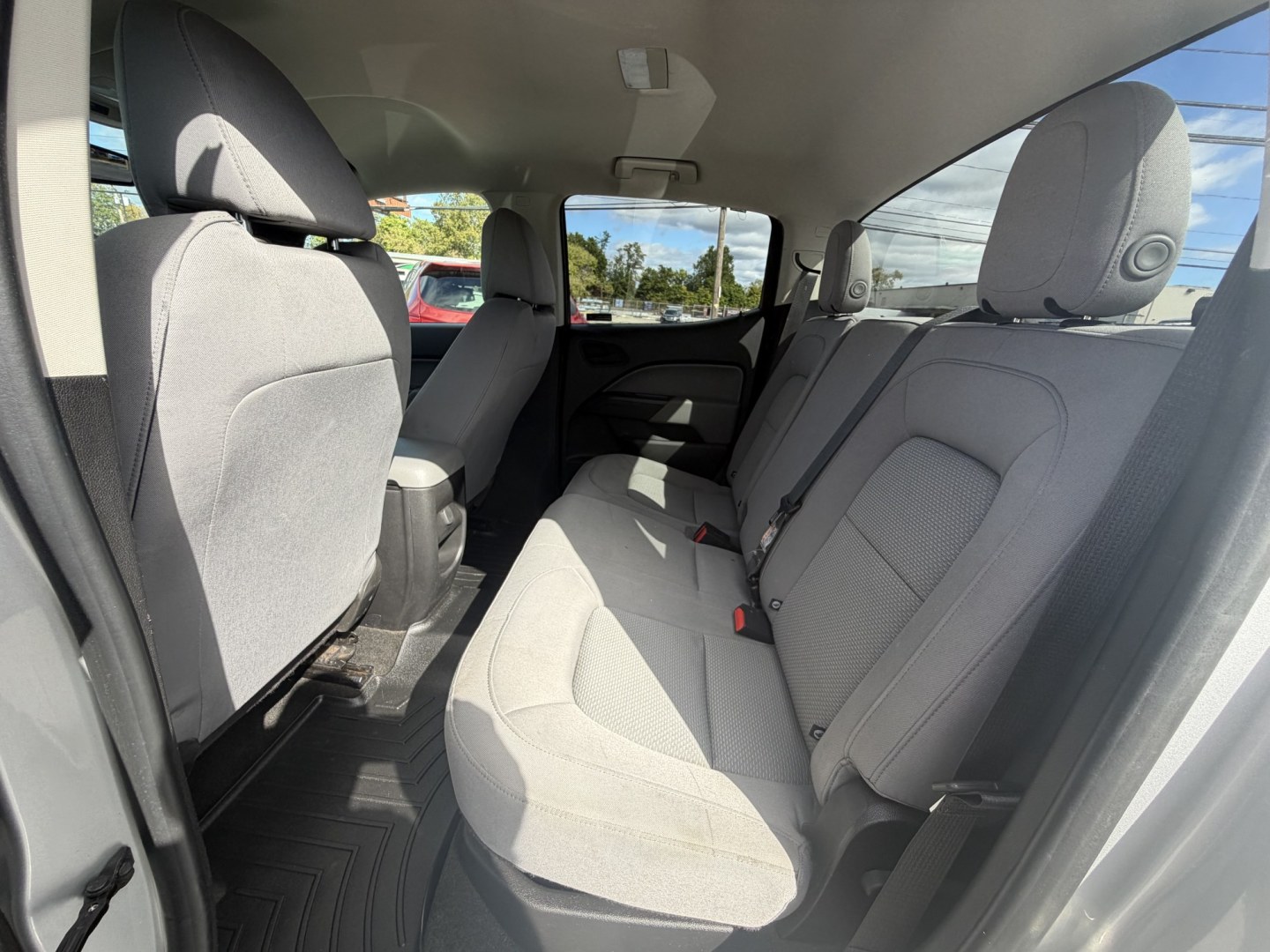 2017 SILVER Chevrolet Colorado Work Truck Crew Cab 2WD Long Box (1GCGSBEN8H1) with an 3.6L V6 DOHC 24V GAS engine, 6A transmission, located at 1254 Manheim Pike, Lancaster, PA, 17601, (717) 393-9133, 40.062870, -76.323273 - Take on busy workdays and weekend projects with this 2017 Chevrolet Colorado Work Truck Crew Cab 2WD Long Box! The Crew Cab offers room for passengers and convenient access through four doors, while the long bed provides space for tools, supplies, and outdoor gear. Its practical Work Truck design ma- Photo#15