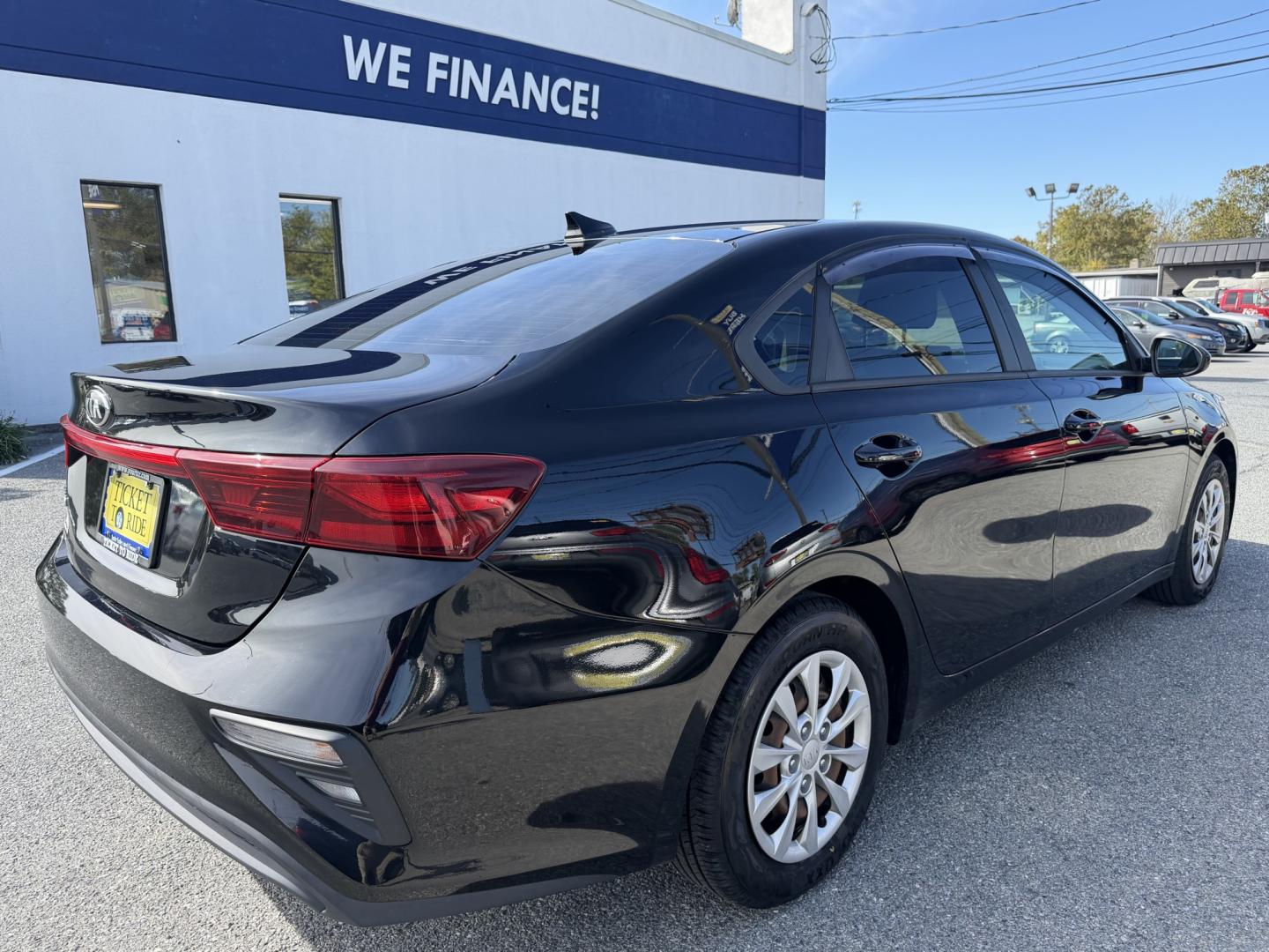 2020 BLACK Kia Forte FE 6M (3KPF24AD9LE) with an 2.0L L4 DOHC 16V engine, 6M transmission, located at 1254 Manheim Pike, Lancaster, PA, 17601, (717) 393-9133, 40.062870, -76.323273- Photo#5