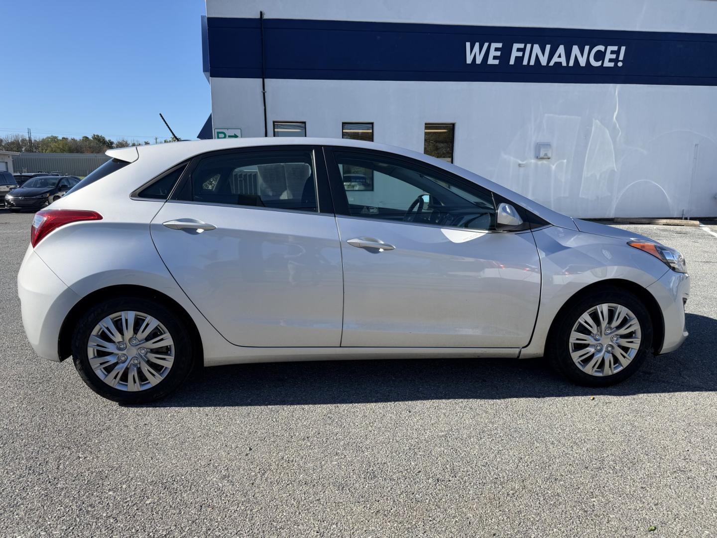 2016 SILVER Hyundai Elantra GT A/T (KMHD35LH4GU) with an 2.0L L4 16V DOHC engine, 6A transmission, located at 1254 Manheim Pike, Lancaster, PA, 17601, (717) 393-9133, 40.062870, -76.323273- Photo#5