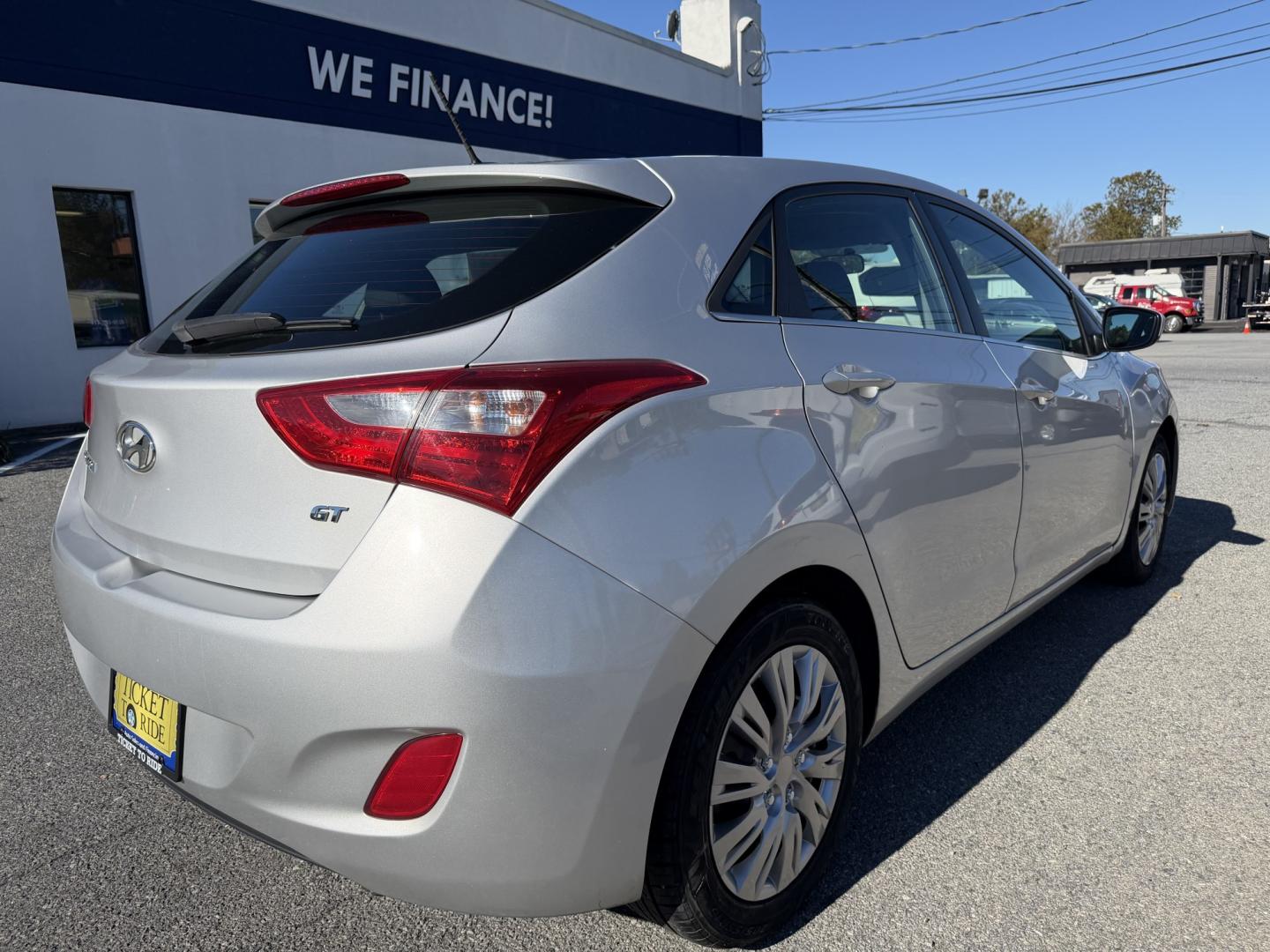 2016 SILVER Hyundai Elantra GT A/T (KMHD35LH4GU) with an 2.0L L4 16V DOHC engine, 6A transmission, located at 1254 Manheim Pike, Lancaster, PA, 17601, (717) 393-9133, 40.062870, -76.323273- Photo#4