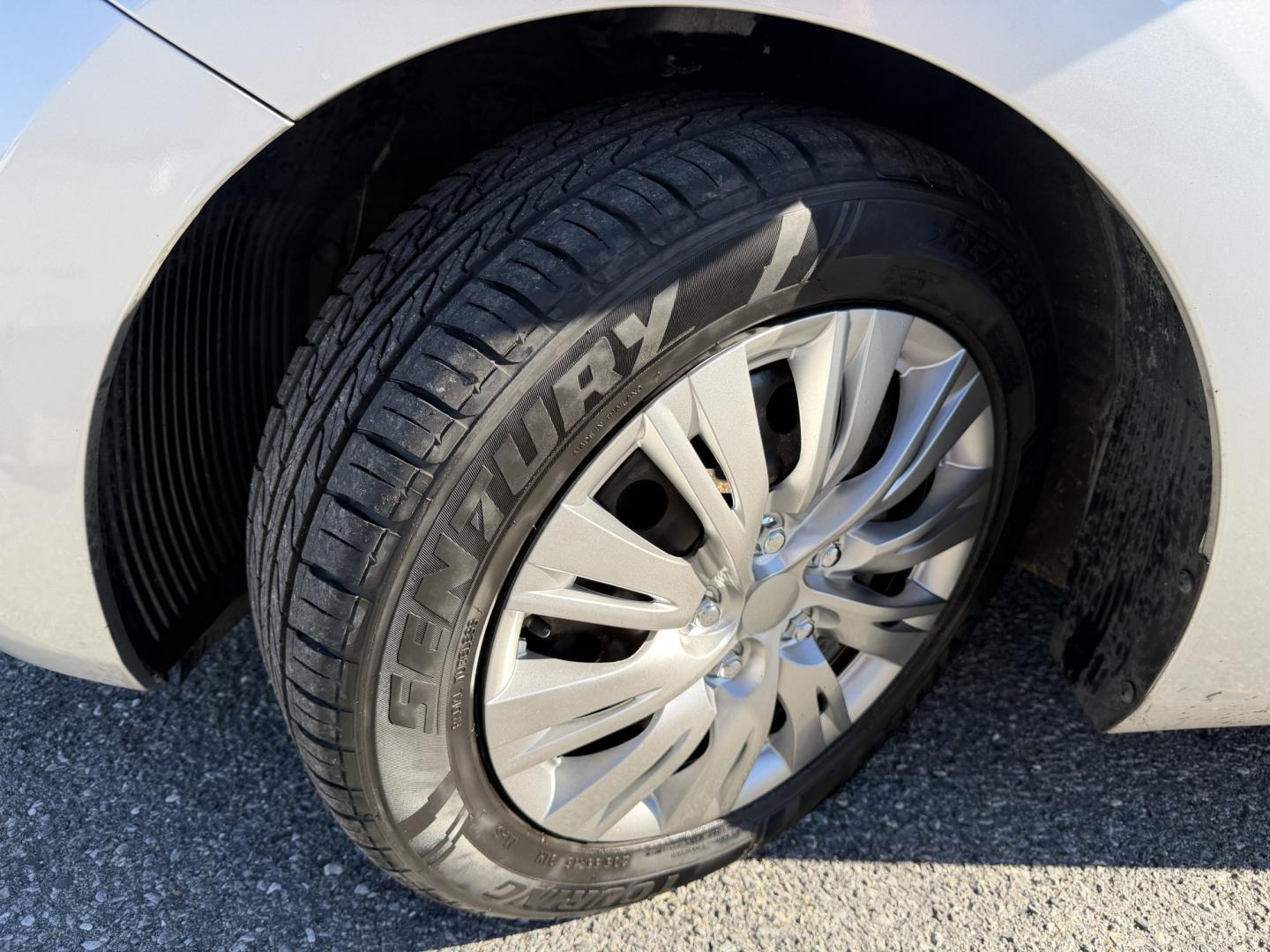 2016 SILVER Hyundai Elantra GT A/T (KMHD35LH4GU) with an 2.0L L4 16V DOHC engine, 6A transmission, located at 1254 Manheim Pike, Lancaster, PA, 17601, (717) 393-9133, 40.062870, -76.323273- Photo#9