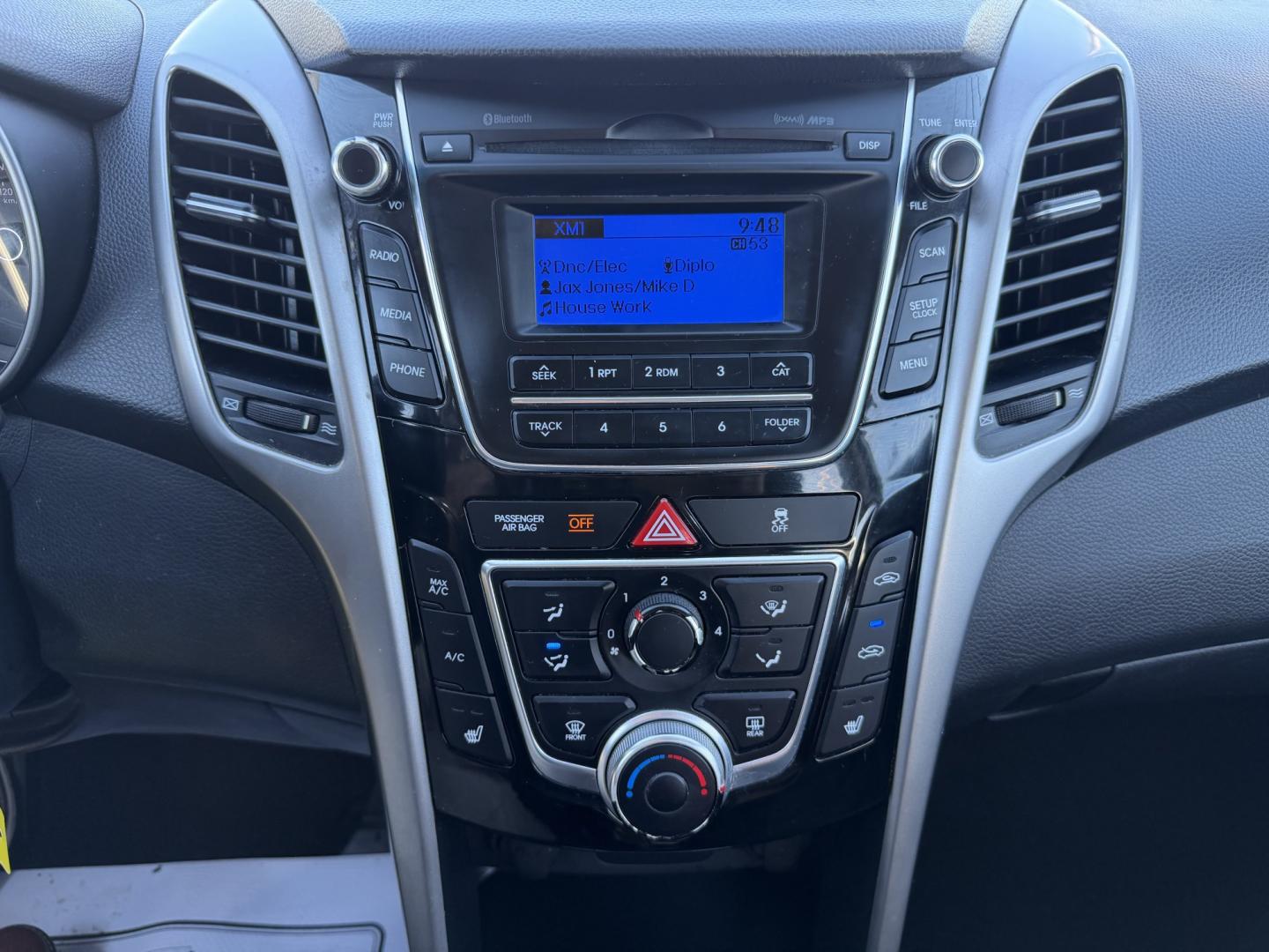 2016 SILVER Hyundai Elantra GT A/T (KMHD35LH4GU) with an 2.0L L4 16V DOHC engine, 6A transmission, located at 1254 Manheim Pike, Lancaster, PA, 17601, (717) 393-9133, 40.062870, -76.323273- Photo#12