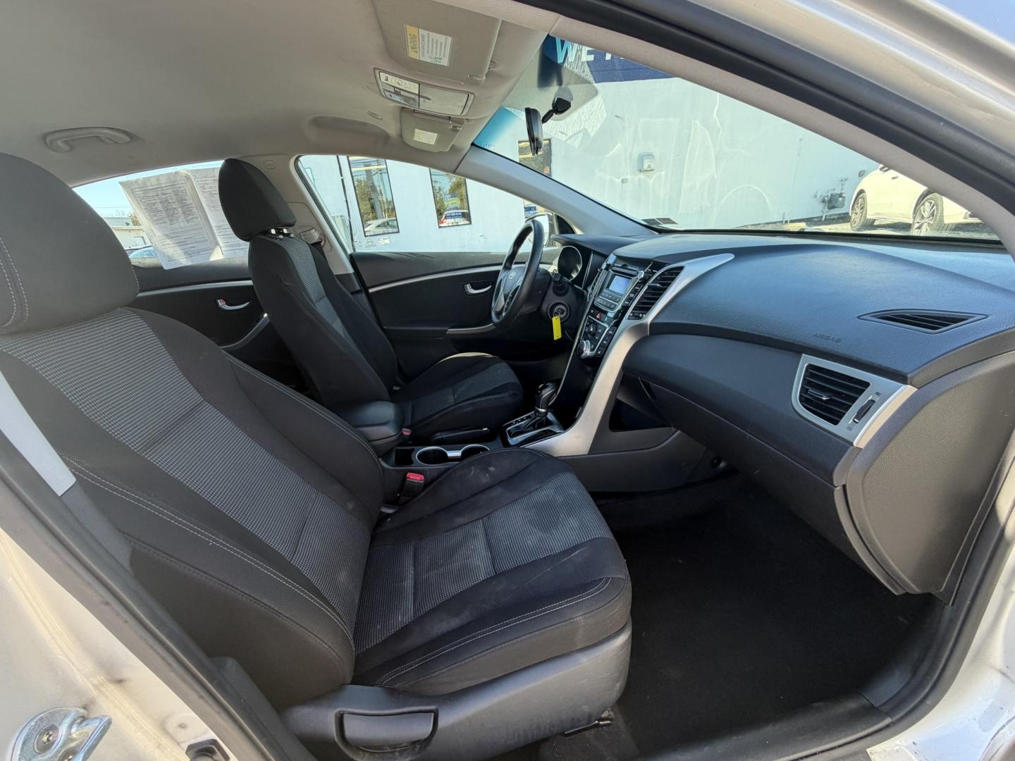 2016 SILVER Hyundai Elantra GT A/T (KMHD35LH4GU) with an 2.0L L4 16V DOHC engine, 6A transmission, located at 1254 Manheim Pike, Lancaster, PA, 17601, (717) 393-9133, 40.062870, -76.323273- Photo#16