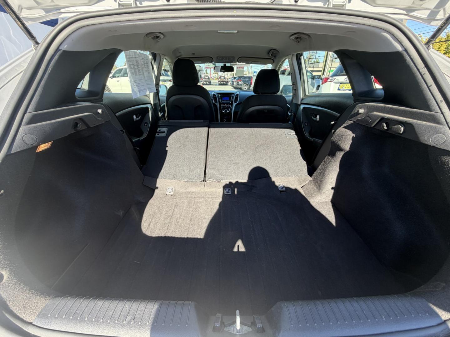 2016 SILVER Hyundai Elantra GT A/T (KMHD35LH4GU) with an 2.0L L4 16V DOHC engine, 6A transmission, located at 1254 Manheim Pike, Lancaster, PA, 17601, (717) 393-9133, 40.062870, -76.323273- Photo#18